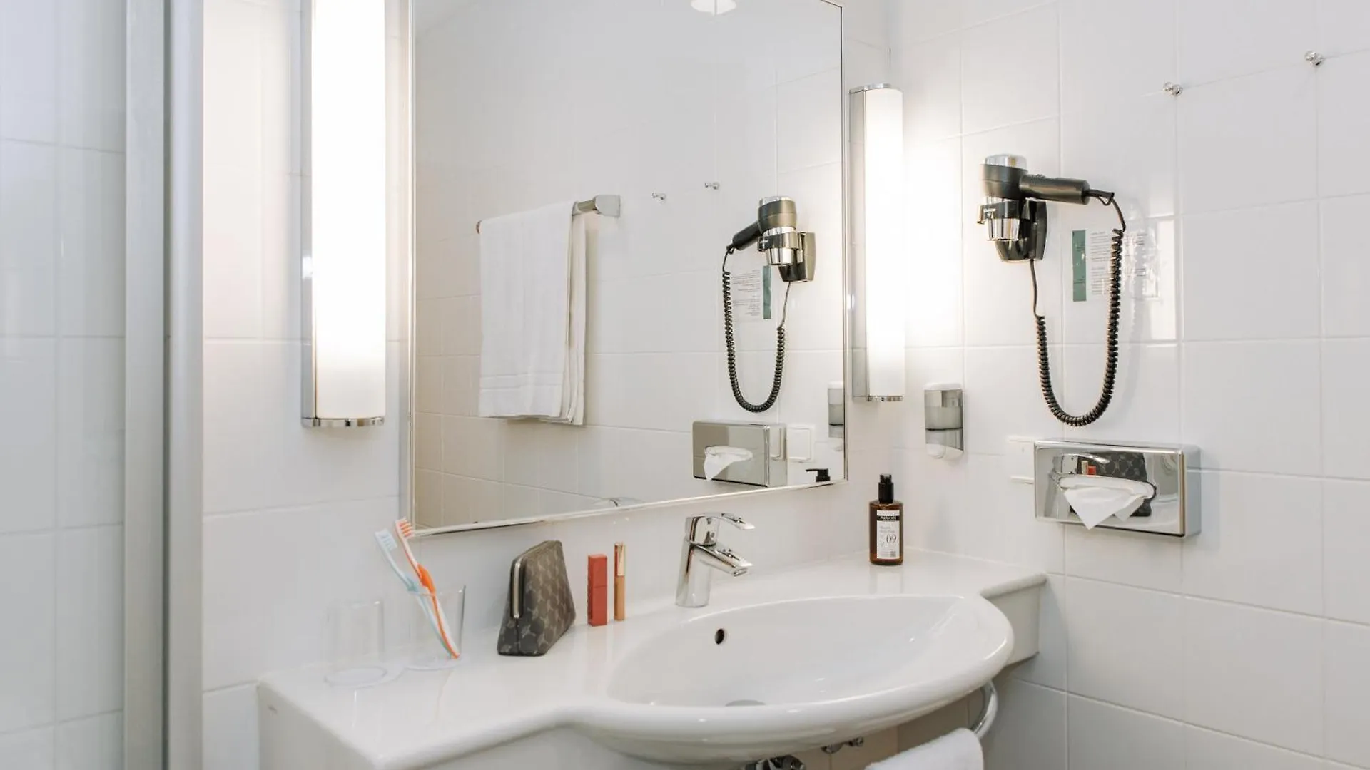 **** Hotel Heinhotel Vienna Airport Schwechat Austria