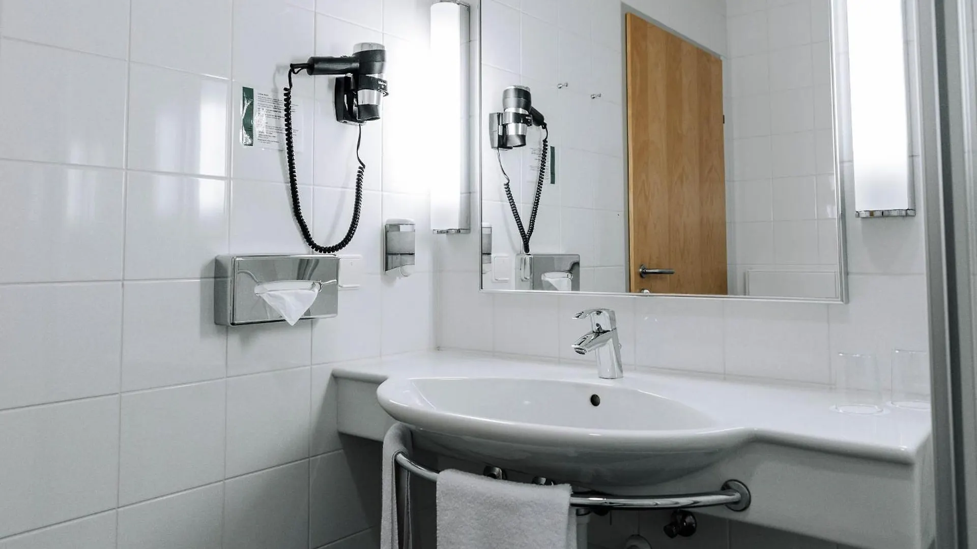Heinhotel Vienna Airport Schwechat 4*,  Austria